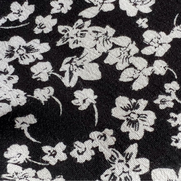 AUDREY 3+1  - floral flattering skirt - Picture 4 of 4